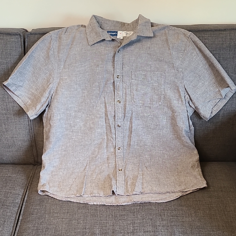Old Navy Men's Light Gray Casual Button Down Shirt